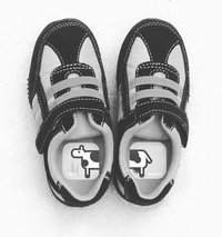 Zelfstandig zijn: Schoenen aandoen! Zelfstandig zijn: Schoenen aandoen!